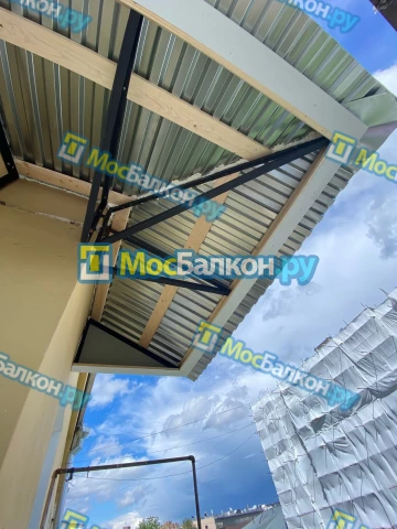 Крыша на балконе в Московском монтаж и ремонт по выгодной цене от МосБалкон