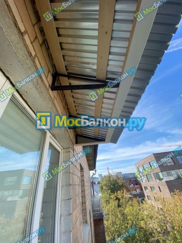 Крыша на балконе в Московском монтаж и ремонт по выгодной цене от МосБалкон