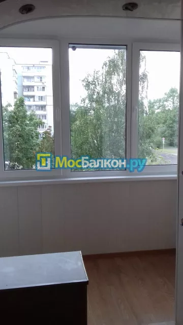 Пластиковое остекление балконов под ключ по доступным ценам в Московском | МосБалкон