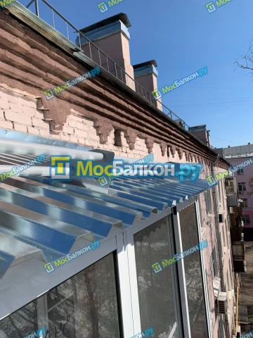 Крыша на балконе в Московском монтаж и ремонт по выгодной цене от МосБалкон
