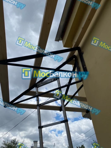 Крыша на балконе в Московском монтаж и ремонт по выгодной цене от МосБалкон